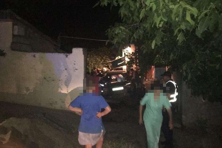 В Одесі автомобіль протаранив паркан: загинув хлопчик, троє в реанімації
