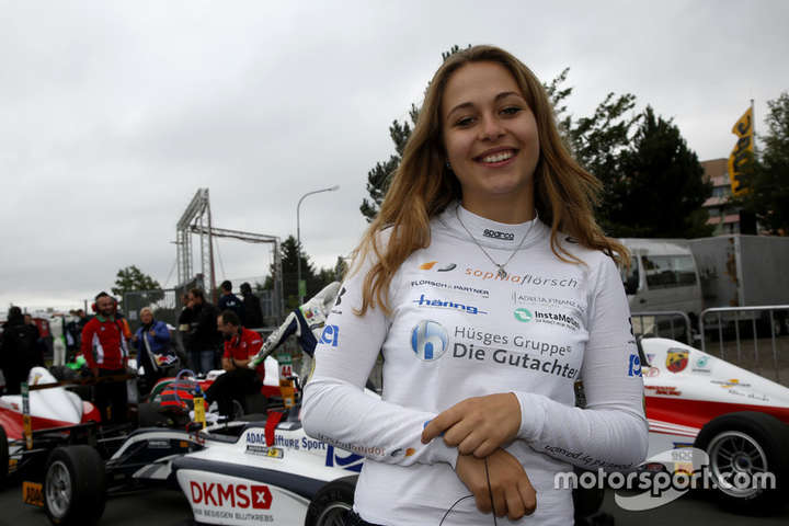 17-річна гонщиця візьме участь у перегонах чемпіонату Європи Формули-3