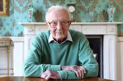  Пітер Карінгтон помер у віці 99 років 