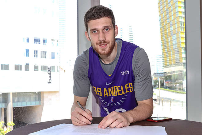 Український баскетболіст Святослав Михайлюк підписав угоду з «Лос-Анджелес Лейкерс»