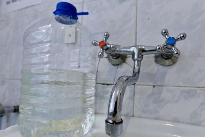 «Київводоканал» відключає водопостачання: де сьогодні не буде води