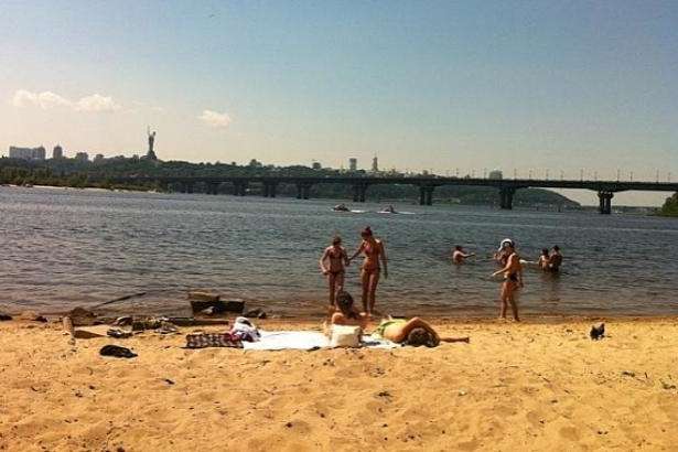 Супрун пожартувала про акул на українських пляжах, застерігаючи від купання