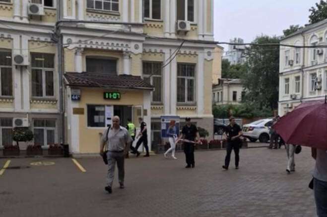 Сьогодні у Києві шукали вибухівку одразу у двох судах