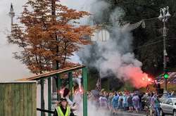 Фаєри біля Кабінету міністрів