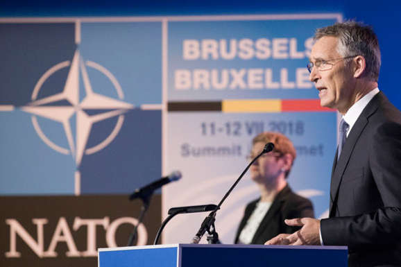 Генсек НАТО виступив проти ізоляції Росії