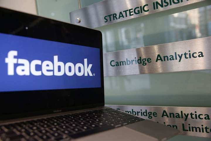 Facebook оштрафуют на полмиллиона фунтов из-за скандала с Cambridge Analytica