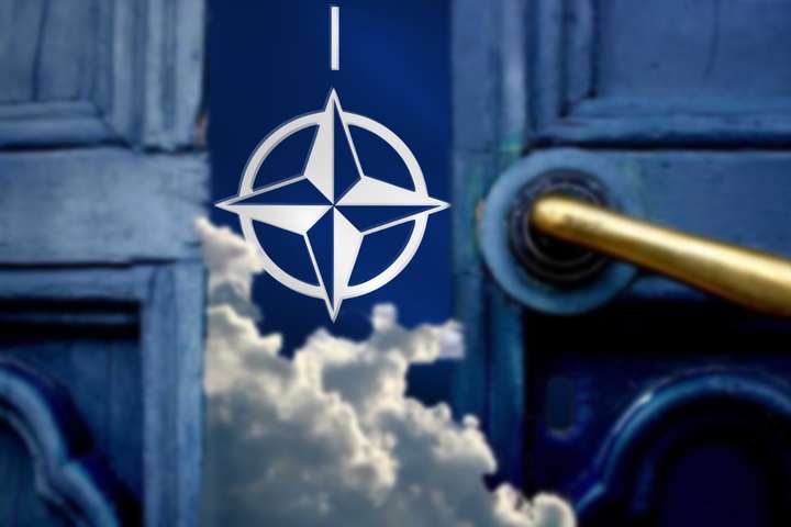 НАТО запропонувало Македонії почати переговори про членство