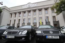 Центр Києва в облозі: «євробляхери» з’їжджаються з усієї України (відео)