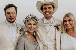 В сети появились первые фото со свадьбы брата Илона Маска