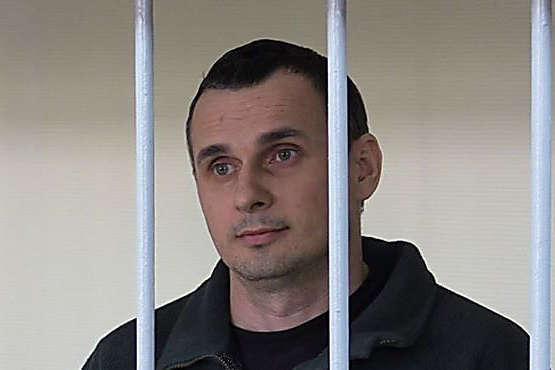 <span>Олег Сенцов</span> - «Він нікого не вбивав»: матір Сенцова попросила Путіна помилувати сина