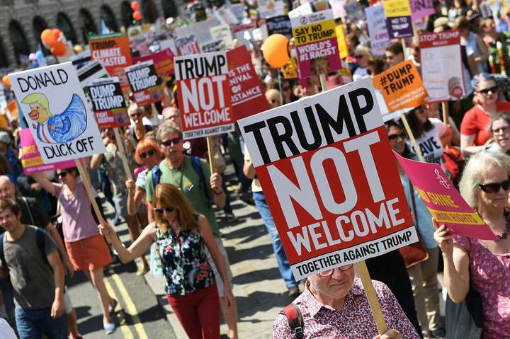 У Лондоні 100 тисяч людей вийшли на мітинг проти візиту Трампа