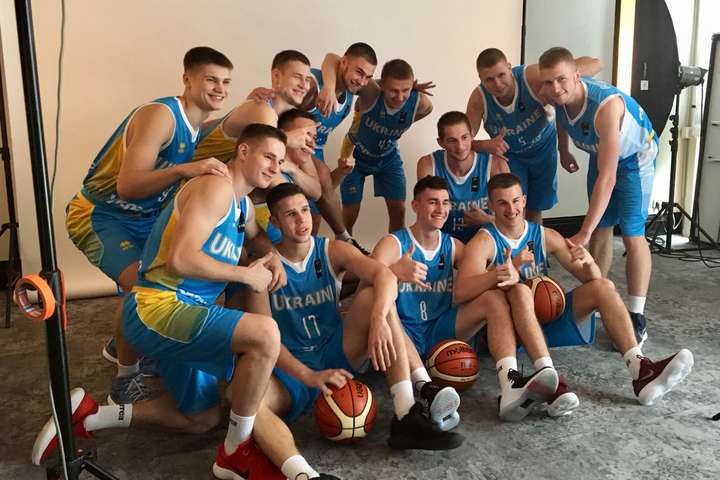 Збірна України з баскетболу провела тренування перед матчем з Іспанією