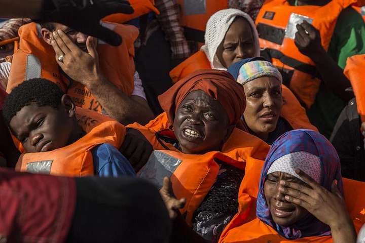 Італія відмовилася приймати корабель з 450 мігрантами