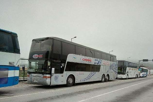 На білорусько-українському кордоні застрягли десятки туристичних автобусів