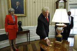 Трамп порадив Мей подати до суду на Євросоюз