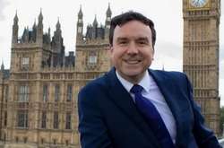 Британський міністр подав у відставку після секс-скандалу