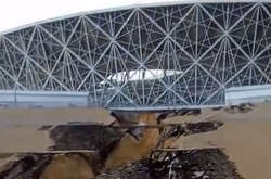 У Росії дощі розмивають стадіон, який побудували до ЧС-2018 за чверть мільярда доларів (відео)