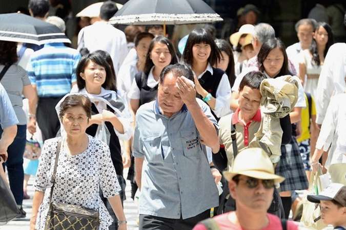 Вбивча спека у Японії: за вихідні загинули вісім осіб, постраждали - 2000