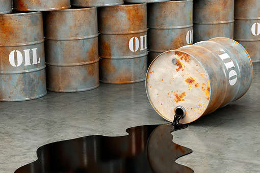 Ціни на нафту падають через Саудівську Аравію і США