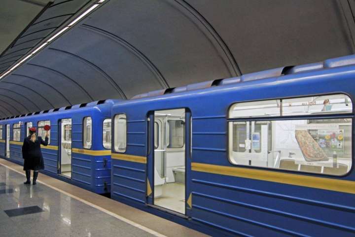 Поліція розшукує аноніма, який «замінував» метро