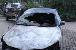 В Ужгороді вночі спалили автомобіль прикордонника