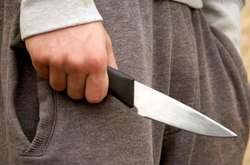 На Київщині стався кривавий конфлікт: молодик підрізав сусіда