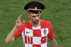 Футболіст збірної Хорватії приміряв поліцейський кашкет під час фіналу ЧС-2018 (фото)