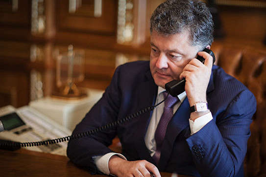 Порошенко зізнався, що за останні півтора місяця двічі дзвонив Путіну