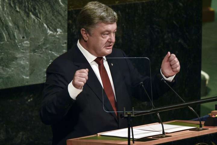 Порошенко доручив підготувати нову резолюцію щодо Криму для розгляду в ООН