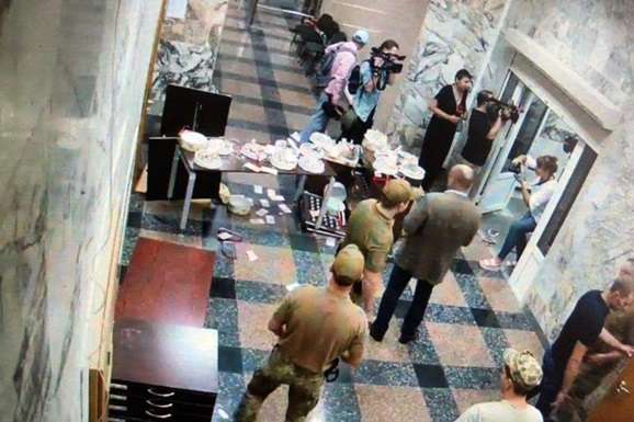 «Погром тортами» в НАБУ: в поліції розповіли подробиці інциденту