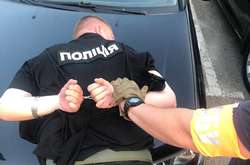 У Києві на збуті наркотиків затримано поліцейського (фото)