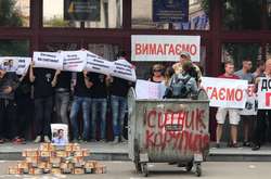 Громадські активісти пікетували будівлю НАБУ - вимагають відставки Ситника