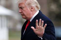 Президент США Дональд Трамп втрачає довіру американців 