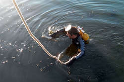 З Дніпра у Києві рятувальники дістали чергового потопельника