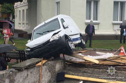 У Полтаві автомобіль збив насмерть працівника комунальних служб