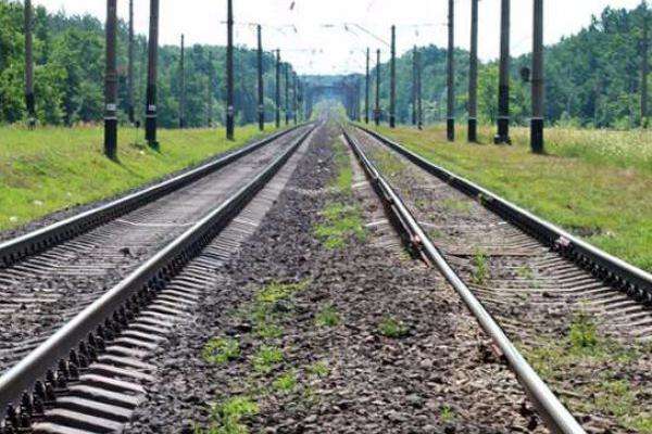 Миколаївських залізничників, які хотіли сховати збиту насмерть жінку, звільнили