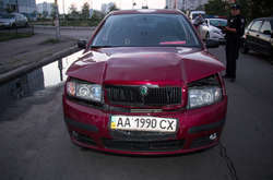  Поліцейські зупинили водія Skoda на вулиці Костянтина Данькевича 