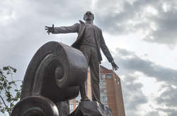 У Києві урочисто відкрито сквер та пам’ятник Мусліму Магомаєву (фото, відео)