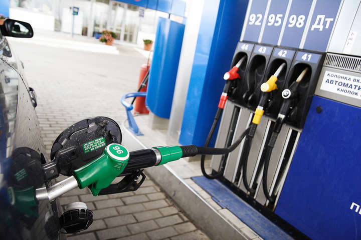Скільки коштує бензин на Київщині і де можна дешевше заправитися 