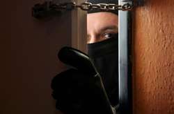 На Печерську пограбували квартиру начальниці податкової служби