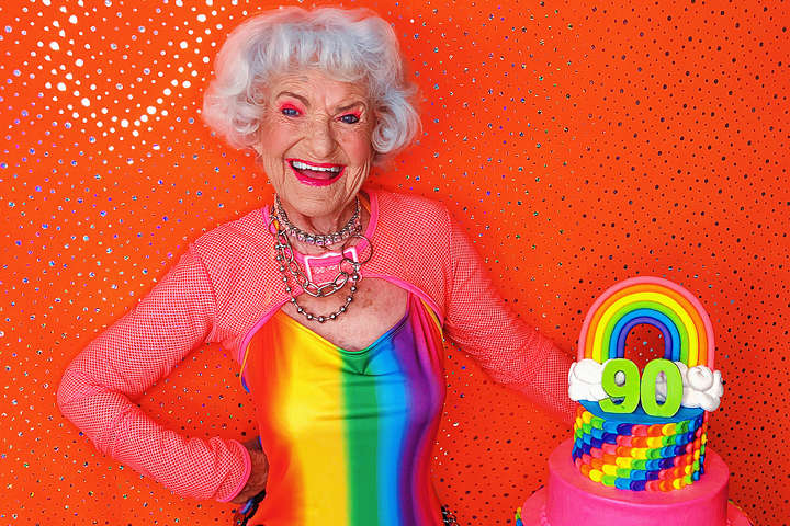 Звезде Instagram Бадди Винкл исполнилось 90 лет. Невероятные фото пенсионерки