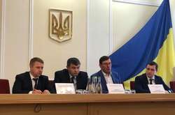 Луценко представив нових прокурорів Київщини та Полтавщини 