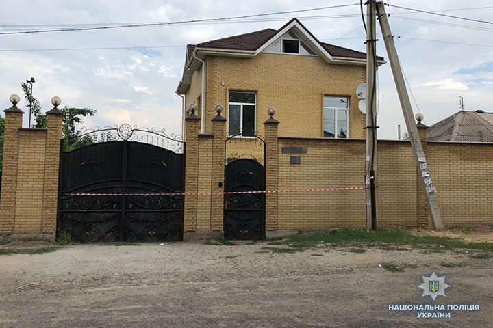 В Запорожье взорвали боевую гранату во дворе жилого дома