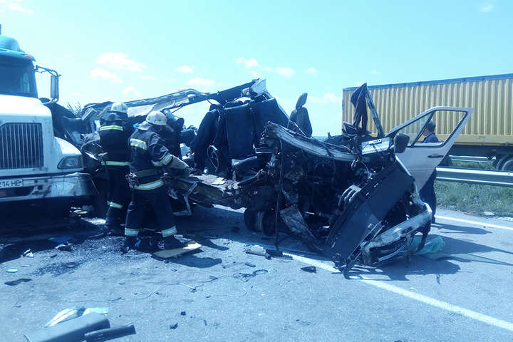 Аварія з п’ятьма загиблими на Миколаївщині: водія вантажівки затримали