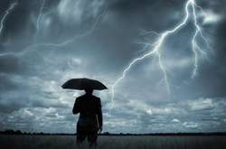 Українців попередили про грози з градом