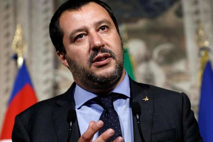 Глава італійського МВС зробив скандальну заяву щодо Криму 