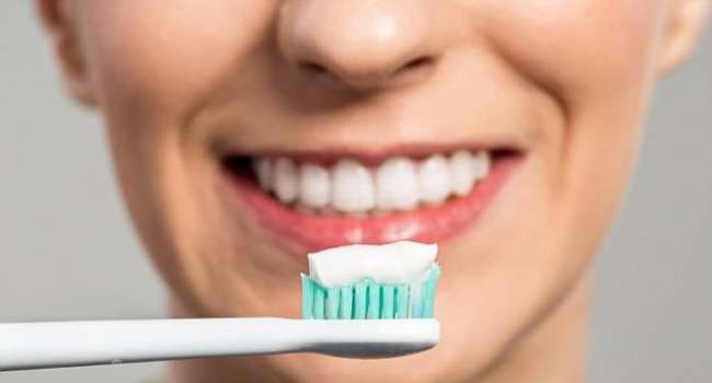Вчені розповіли про небезпеку зубної пасти