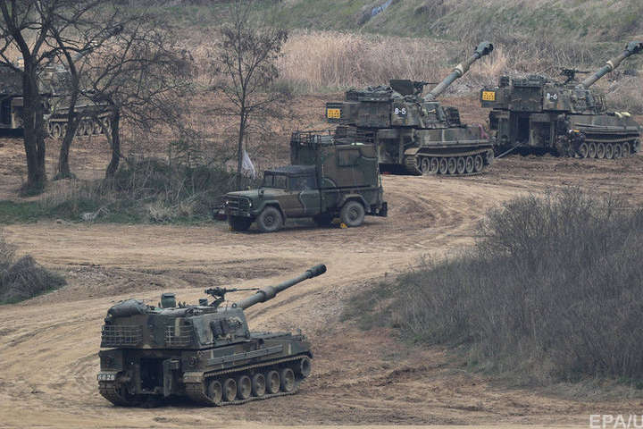 Росія зосереджує танки і артилерію поблизу лінії розмежування