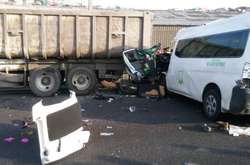 У Мексиці пасажирський мікроавтобус в’їхав у вантажівку: 13 загиблих