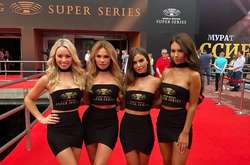 Сексуальні ring-girls бою Усик - Гассiєв викликали фурор в мережі (фото)